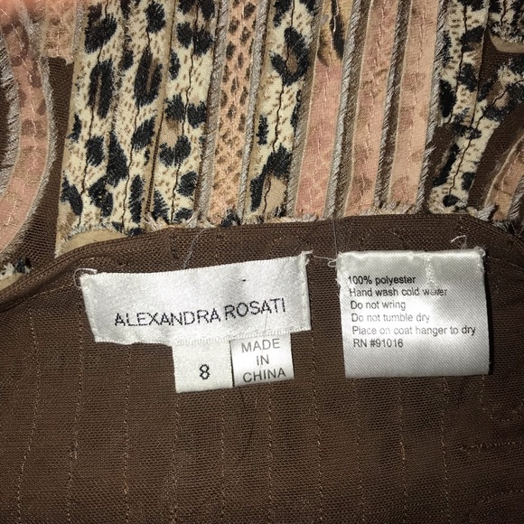 Patterned Crop Tank - Picture 4 of 4